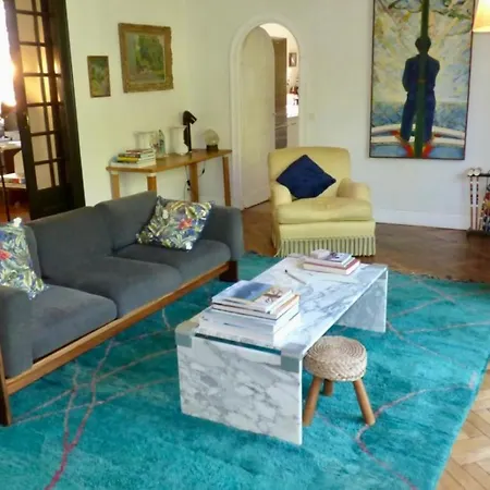 élégante Maison De Maître Avec Piscine Et Parc à