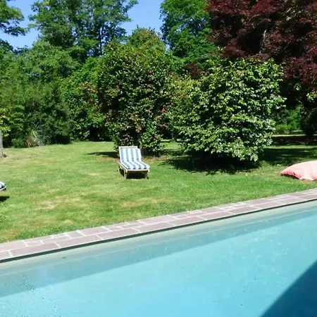 élégante Maison De Maître Avec Piscine Et Parc à *
