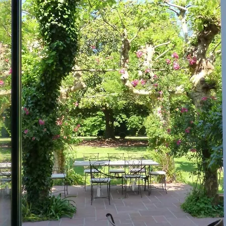élégante Maison De Maître Avec Piscine Et Parc à *