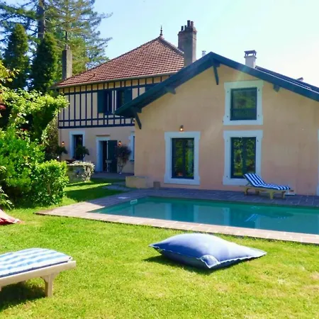 Elegante Maison De Maitre Avec Piscine Et Parc A Biarritz